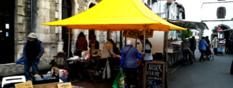 Atelier couture au marché d'Hendaye